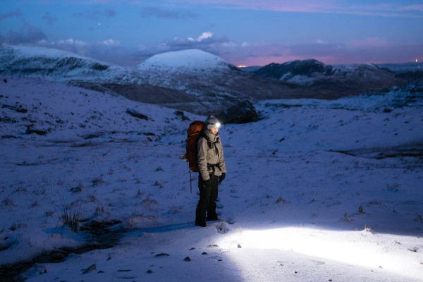چراغ قوه مناسب کوهنوردی در زمستان